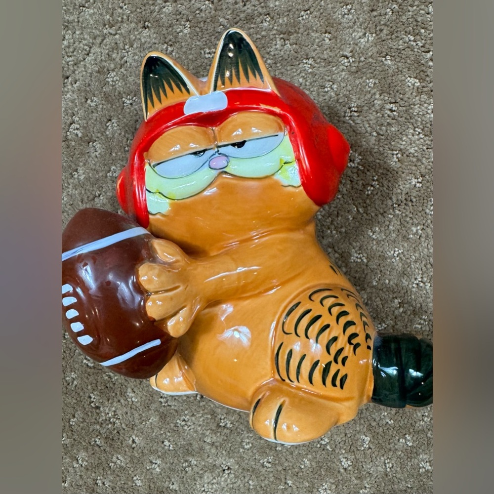 Vintage  Garfield  “ Ohio State University”football ceramic coin bank.
